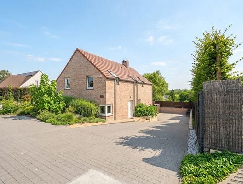                                         Villa te koop in Péruwelz, € 530.000

