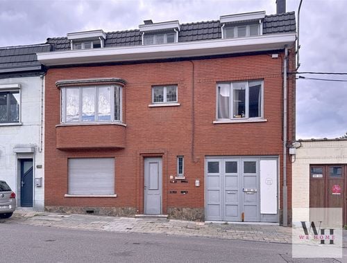                                         Appartementsgebouw te koop in Marcinelle, € 295.000
