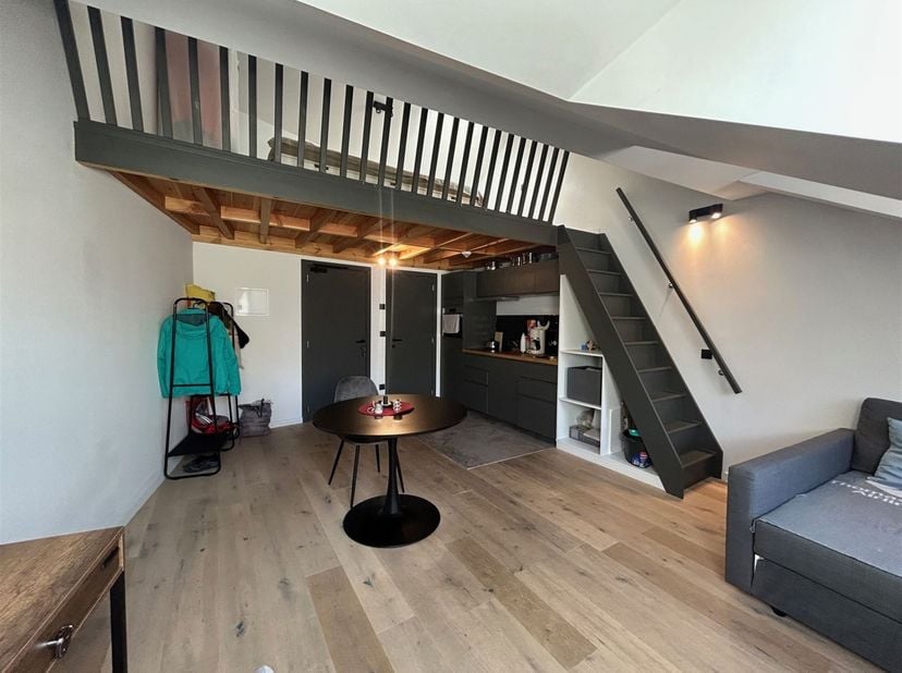 **Studeren in de bruisende Stad Leuven**<br />
<br />
WAOUW! Deze residentie was een vernieuwbouwproject en is gelegen op een uiterst interessante uit