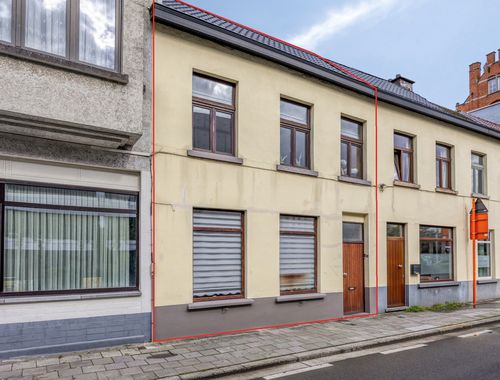                                         Appartementsgebouw te koop in Ledeberg, € 320.000
