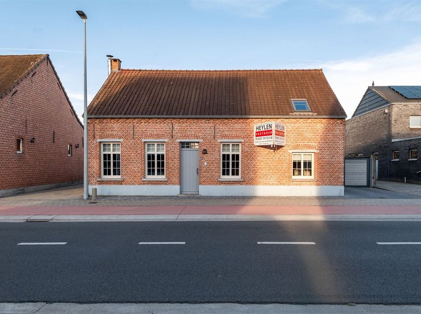 Instapklare en energiezuinige woning op 6a55ca te Noorderwijk<br />
De woning dateert van 1930 en werd in 2008 grondig gerenoveerd met aandacht voor k