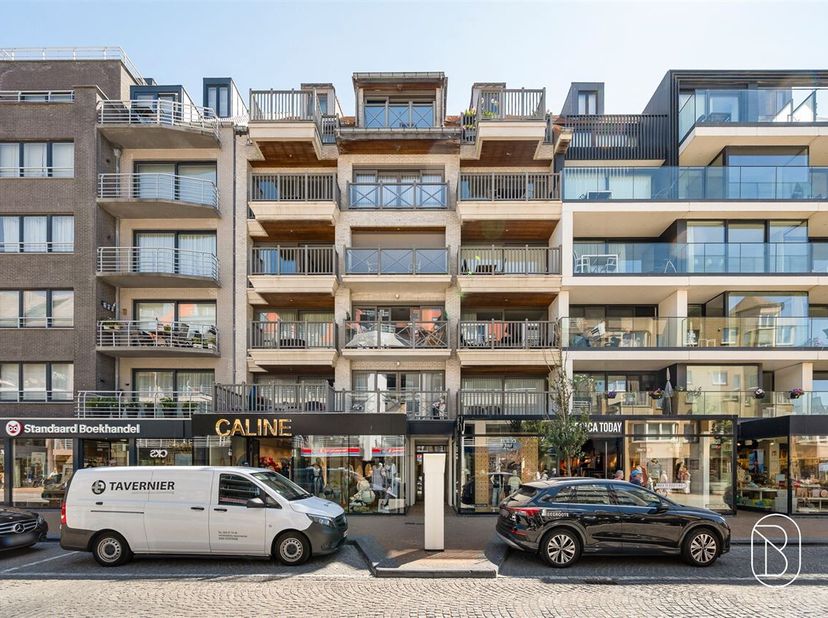 Ontdek dit gezellig, vrij recent appartement op een absolute toplocatie aan de Albert I-laan 296 in Nieuwpoort.<br />
Gelegen in een charmante en perf
