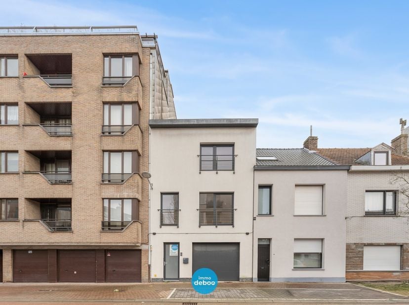 Deze&amp;nbsp;energiezuinige woning werd in&amp;nbsp;2024 volledig en kwalitatief gerenoveerd, met bijzondere aandacht voor&amp;nbsp;comfort, duurzaamheid en afwe