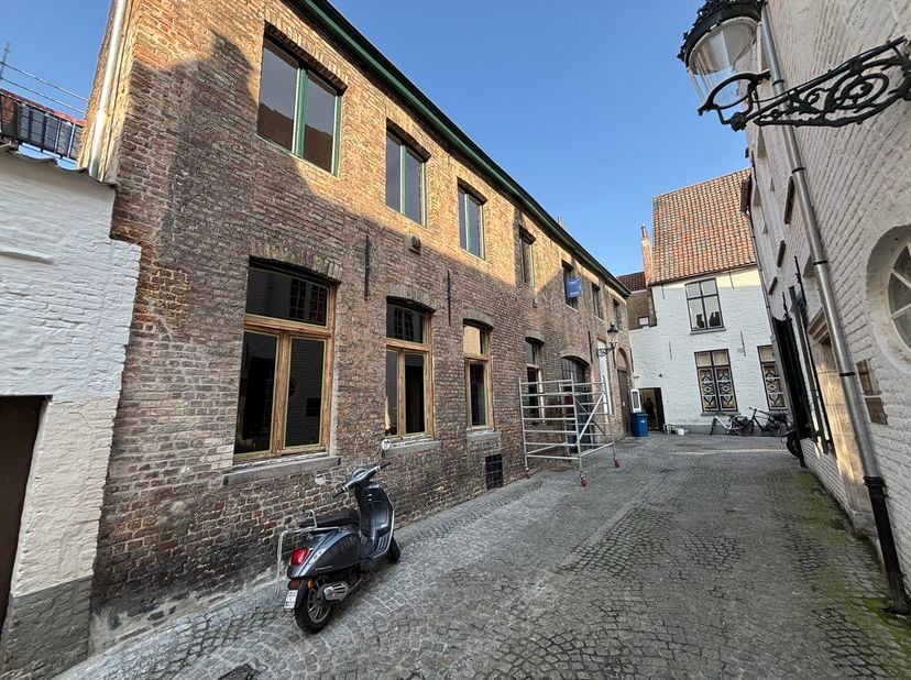 Bedrijfsvastgoed te huur in Keersstraat 2,
                    8000 Brugge