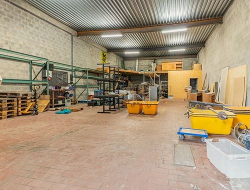                             Bedrijfsgebouw te koop in Mol
