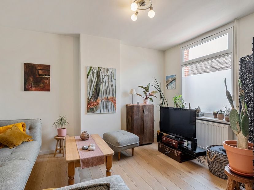 TE KOOP – Nijlen | Broechemsesteenweg 141<br />
<br />
Charmante gezinswoning op een perceel van 426 m².<br />
<br />
Op zoek naar een ruime woning me