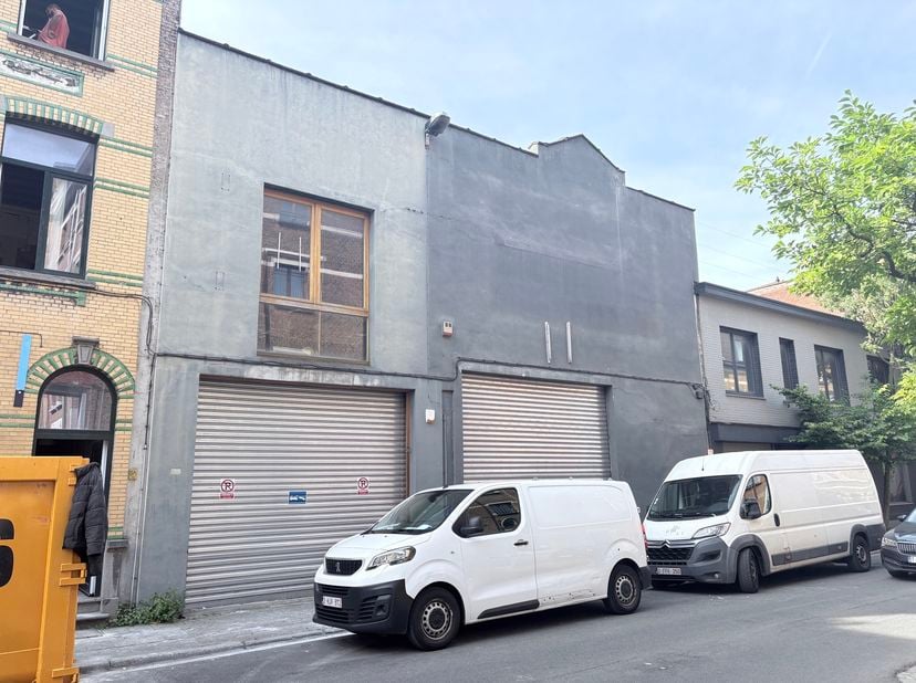 Bedrijfsvastgoed te huur in Everaertsstraat 82-84,
                    2060 Antwerpen