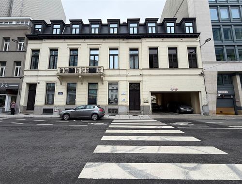                                         Complexe de bureaux à louer à Etterbeek, € 10.300
