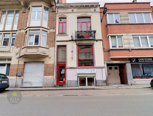                                         Usage mixte à vendre à Woluwe-Saint-Lambert, € 630.000
