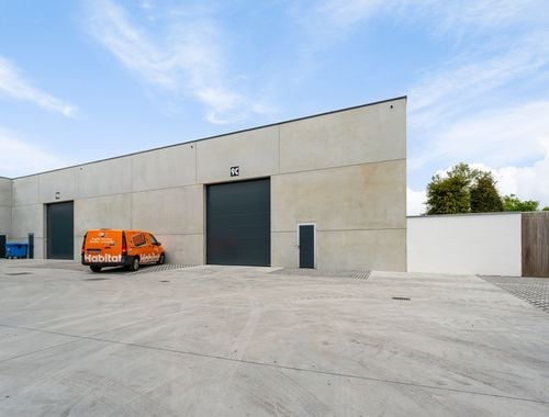                                         Bâtiment commercial à louer à Oostvleteren, € 695

