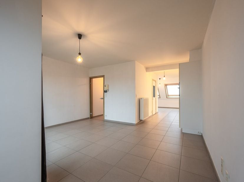 Ontdek dit lichtrijke duplexappartement op een absolute toplocatie in het centrum van Maldegem.&amp;nbsp;<br />
<br />
Het appartement werd gebouwd in 201