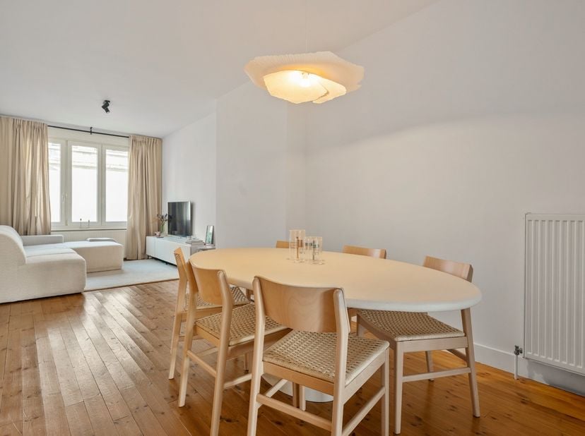 Appartement te koop in De Beuckerstraat 27 bus 001,
                    2018 Antwerpen