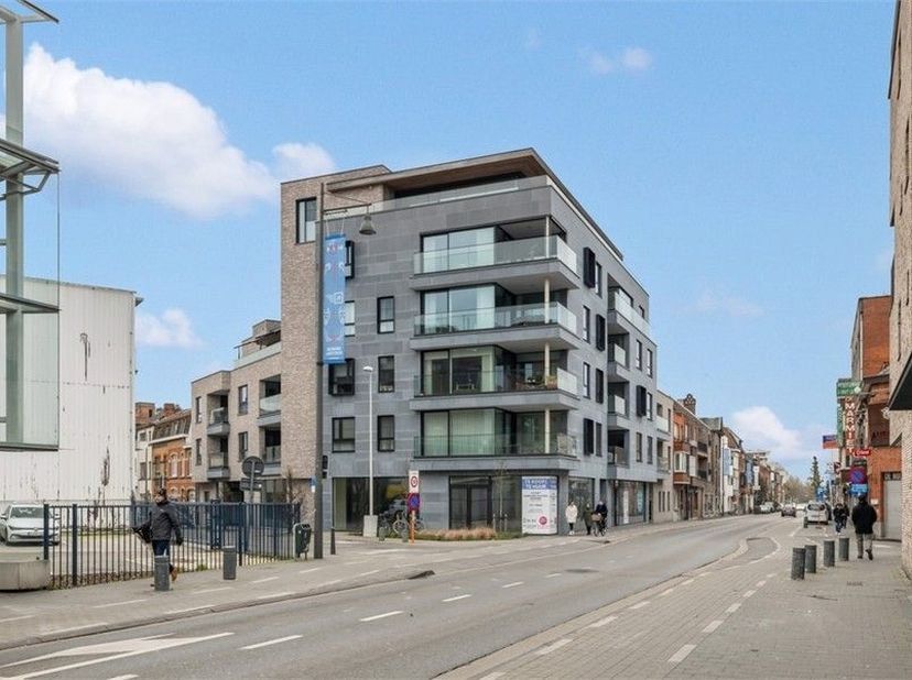 Bien professionnel à vendre
                    à 3500 Hasselt