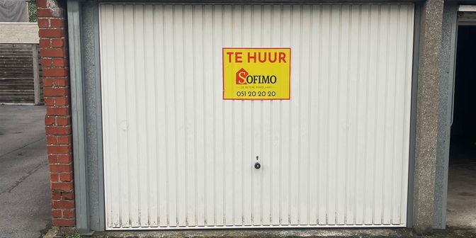 Garage te huur in Albrecht Rodenbachstraat, 8800 Roeselare