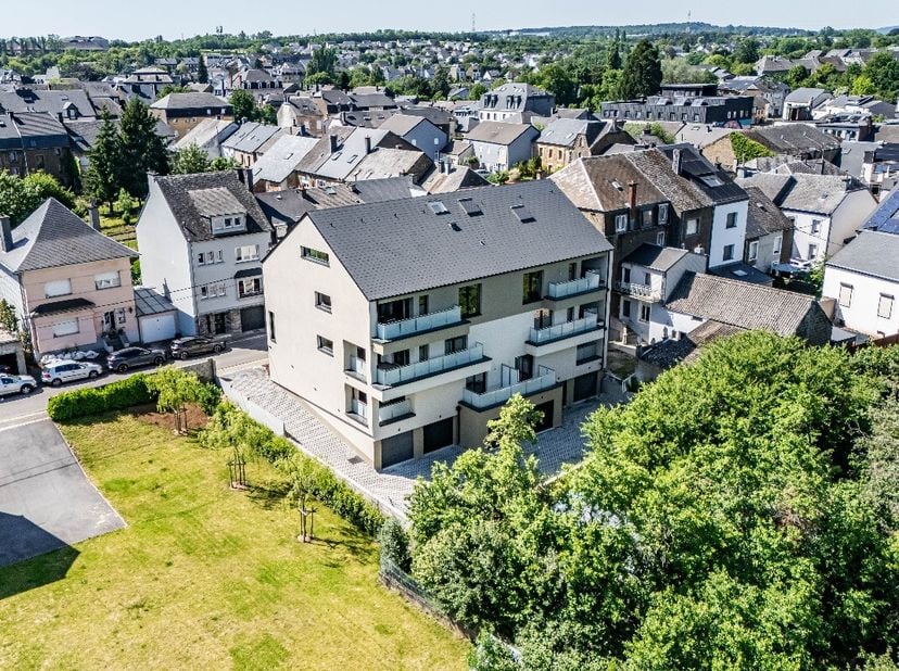 ERA B-LUX a le plaisir de vous proposer à la vente ce superbe appartement neuf situé au rez-de-chaussée dune résidence contemporaine construite en 202
