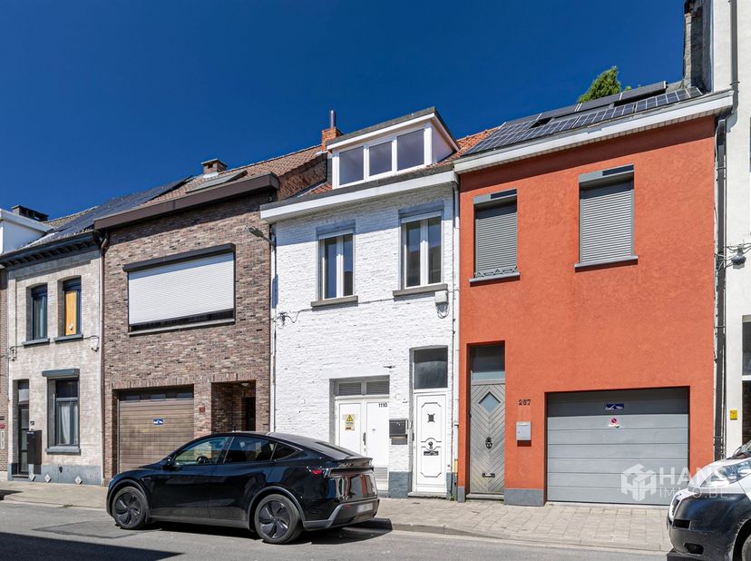 Op te frissen woning (119 m²) met 3 slaapkamers en terras in Hoboken<br />
In de Aartselaarstraat woon je op een centrale locatie, op de grens van Ho