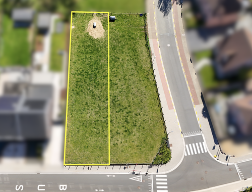                                         Terrain à bâtir à vendre à Mere, € 170.000
