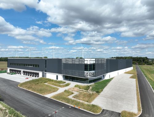                                         Opslagplaats te huur in Péruwelz, € 64.255
