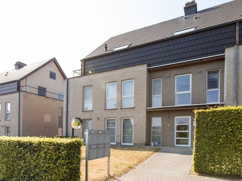 Ruim appartement op de eerste verdieping !&amp;nbsp;<br />
<br />
Indeling : Inkomhal , apart toilet , woonkamer met deels open keuken , berging , badkame