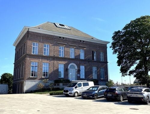                                         Bureaux à louer à Gent, € 2.760
