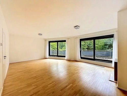                                         Appartement te huur in Ukkel, € 1.840
