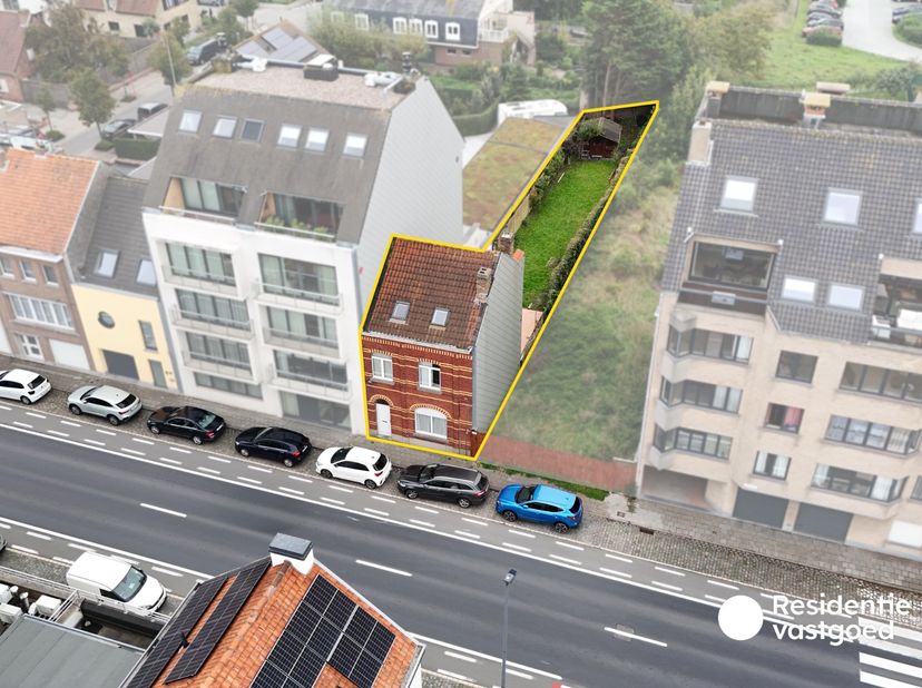Huis te koop in Nieuwpoortsesteenweg 749,
                    8400 Oostende