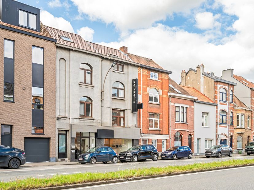 Bien professionnel à vendre
                    à 9000 Gent