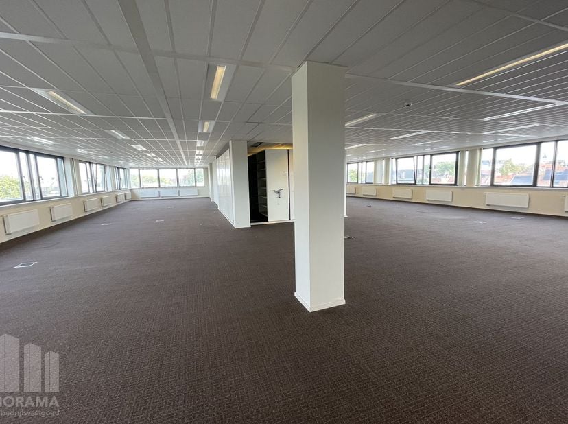 Bedrijfsvastgoed te koop in Gustave Vincke-Dujardinstraat 4,
                    8000 Brugge