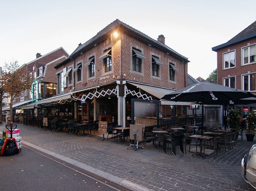 Bien professionnel à vendre à Markt 35,
                    3740 Bilzen