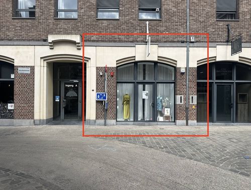                                        Handelszaak te huur in Hasselt, € 795
