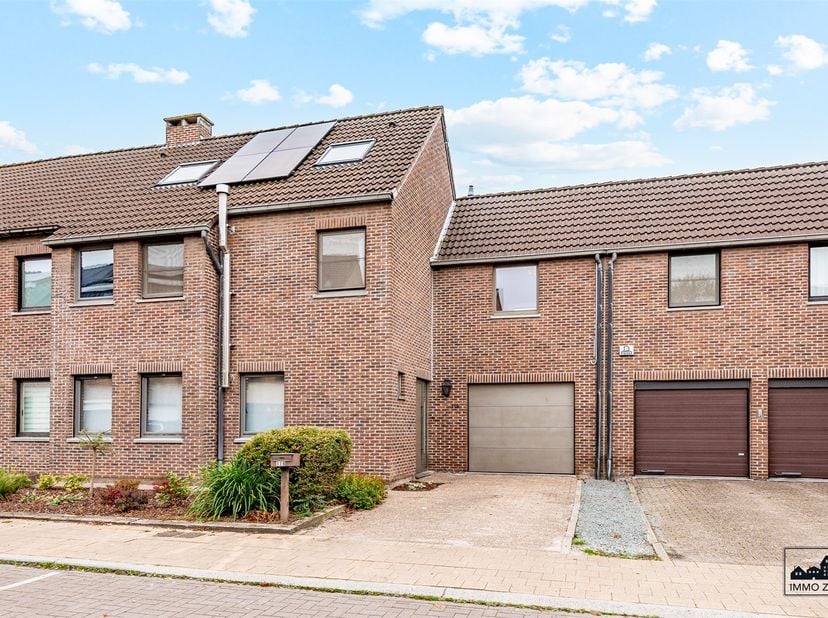 Bent u op zoek naar een instapklare, ruime gezinswoning in een rustige buurt van Sint-Niklaas? Dan is deze woning zeker iets voor u!<br />
<br />
De