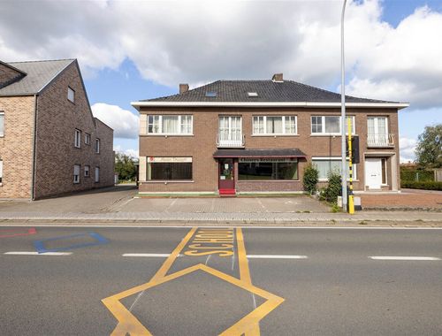                                         Usage mixte à vendre à Meerhout, € 368.000
