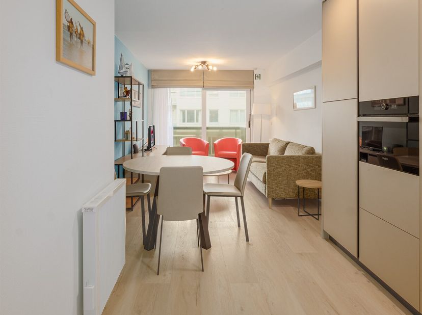 Oostduinkerke : volledig gerenoveerd appartement met 2 slaapkamers met zeezicht.Welkom in dit knusse appartement gelegen in het hartje van Oostduinker