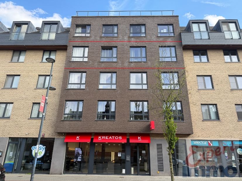 ✨ UITSTEKEND GELEGEN &amp;amp; RECENT APPARTEMENT ✨<br />
<br />
Zoek je een knusse, moderne plek in het hart van de stad?<br />
Dit appartement op de 3de