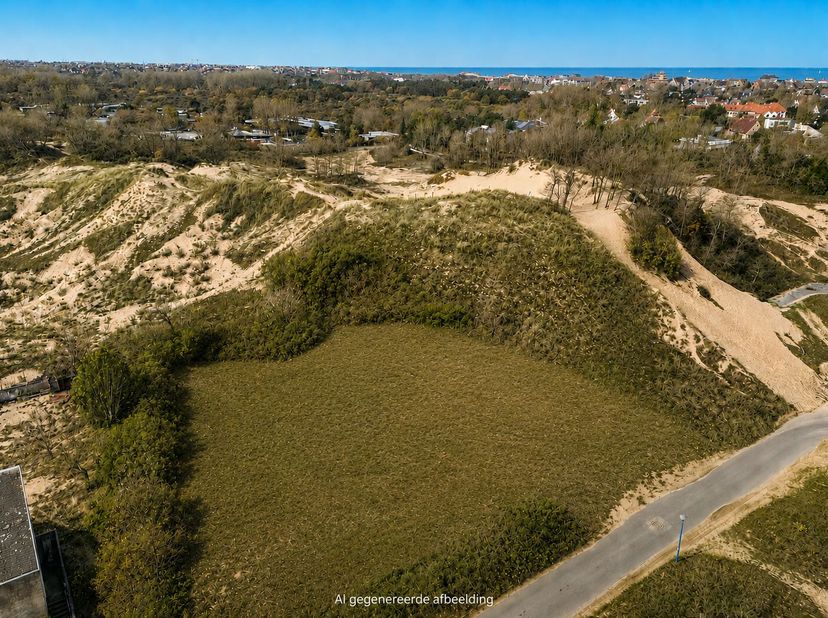 Op een van de meest gegeerde locaties aan de Belgische kust, verscholen in de exclusieve villawijk Witte Burg, bevindt zich deze uitzonderlijke bouwgr