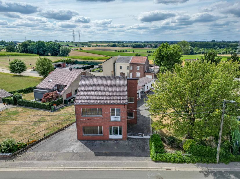 Huis te koop in AMELSDORP 3,
                    3740 Waltwilder