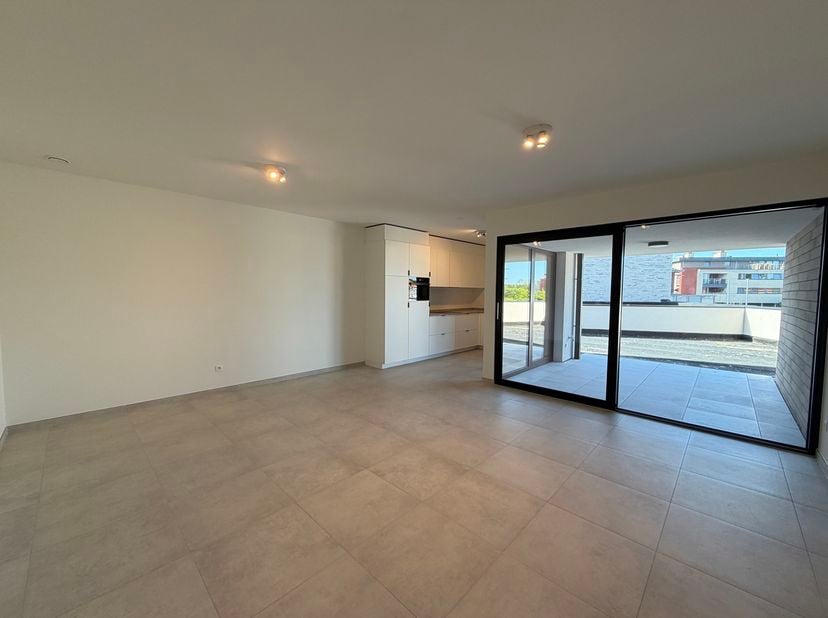Prachtig nieuwbouwappartement met 1 slaapkamer en eerste bewoning. Dit energiezuinige appartement beschikt over een lichtrijke leefruimte, een ruim te