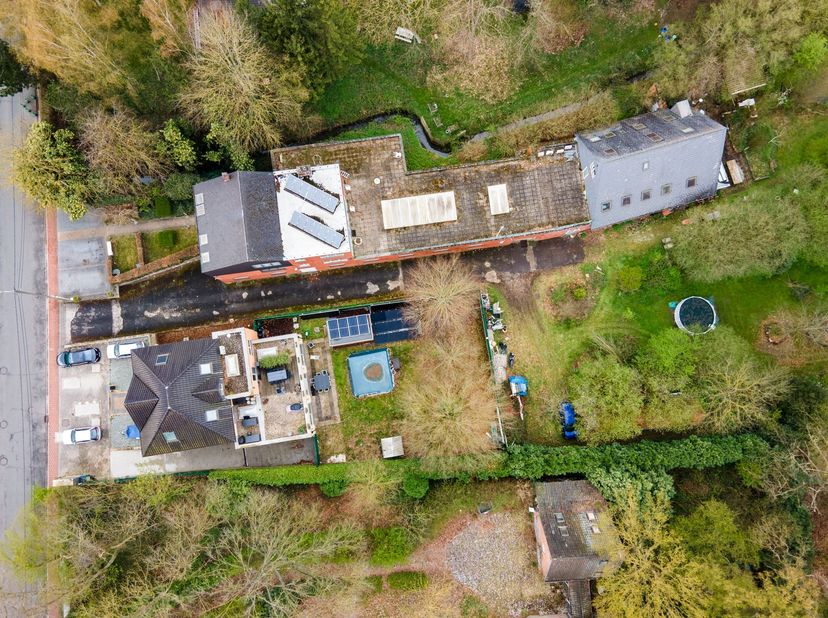 Eigendom met 4 entiteiten op ruim perceel van 11.019m²  in Muizen (Mechelen)<br />
Op een rustige locatie bevindt zich deze eigendom op een diep perc