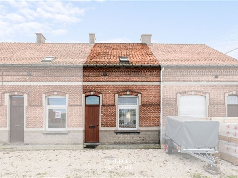 Polderhuisje met 2 slaapkamers aan het Leopoldkanaal<br />
Via de inkomhal kom je in de leefruimte met zit- en eethoek, en de keuken.<br />
Verder o