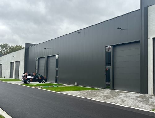                                         Bedrijfsgebouw te koop in As, € 421.500
