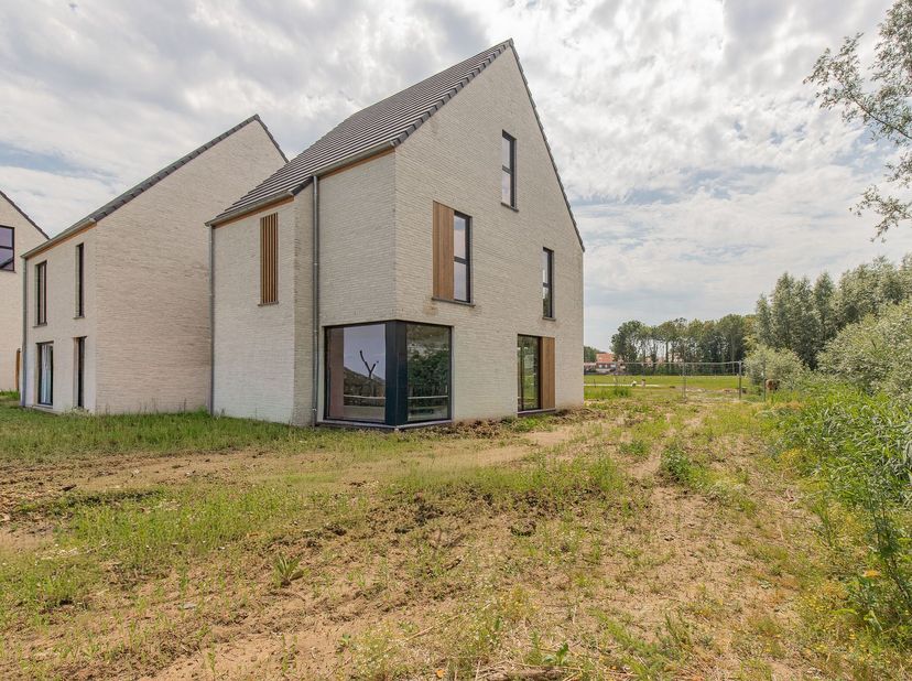 Jouw nieuwe thuis in Hof ter Heiken<br />
Deze woning maakt deel uit van Hof ter Heiken, een kleinschalig en duurzaam woonproject waar energiezuinig w