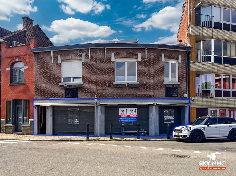 L'agence SKYIMMO vous propose ce magnifique rez-de-chaussée commercial de 71m2 situé à Seraing.<br />
<br />
La surface est composée comme suit :<br /