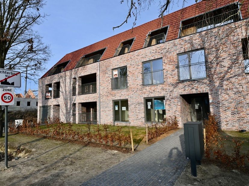 Appartement à vendre
                    à 2400 Mol