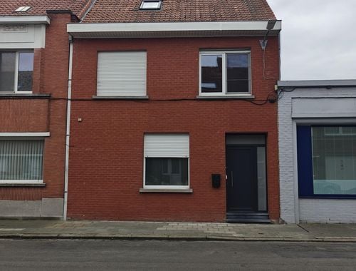                                        Rijwoning te koop in Izegem, € 245.000
