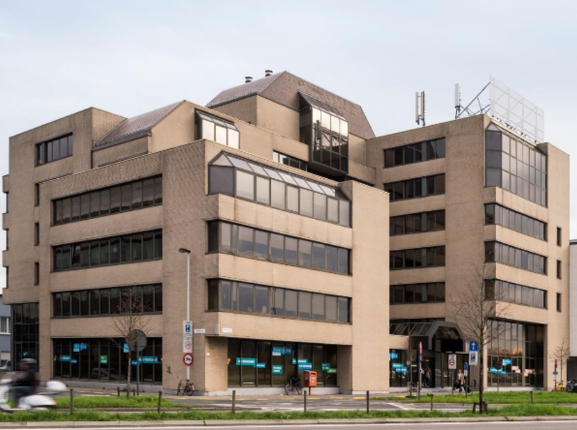 Bedrijfsvastgoed te huur in Uitbreidingstraat 180,
                    2600 Berchem