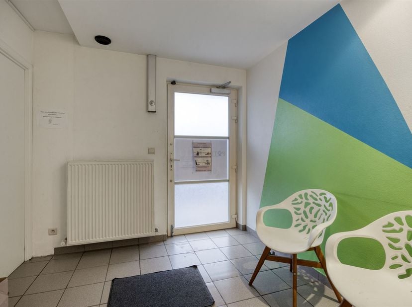 Vraag uw bezoek aan via info@optimusvastgoed.be!<br />
TE HUUR: Multifunctionele handelsruimte met goede ligging te Houthalen-Oost! <br />
Ontdek de