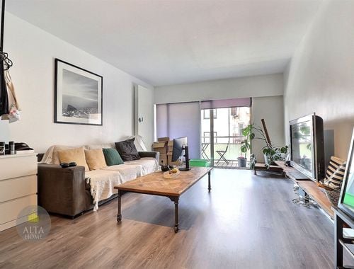                                        Appartement te huur in Ukkel, € 970
