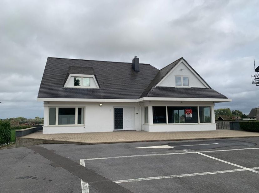 Bedrijfsvastgoed te koop in Kezelberg 56,
                    8890 Moorslede