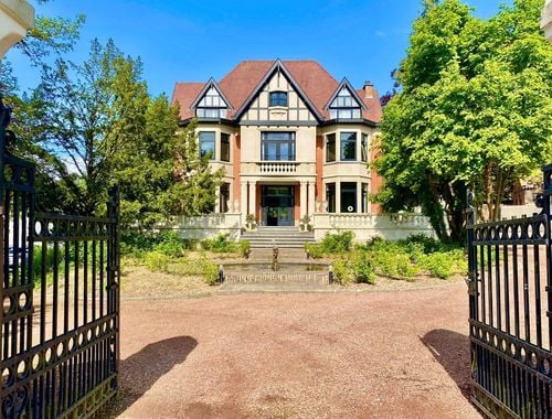                                         Woning te koop in Ronse, € 1.295.000
