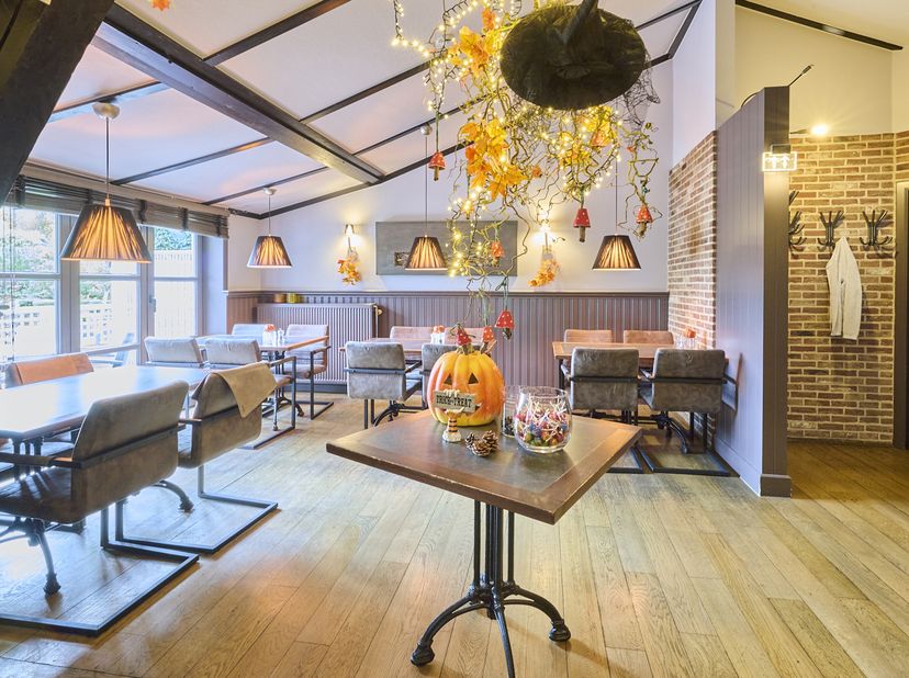 Bien professionnel à vendre
                    à 3670 Meeuwen